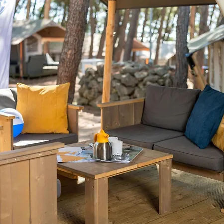 Easyatent Safari Tents Bijela Uvala Kamp *