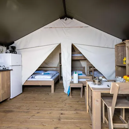 Easyatent Safari Tents Bijela Uvala Kamp alanı