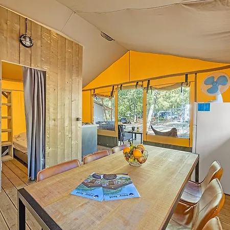 Kamp alanı Easyatent Safari Tents Bijela Uvala *