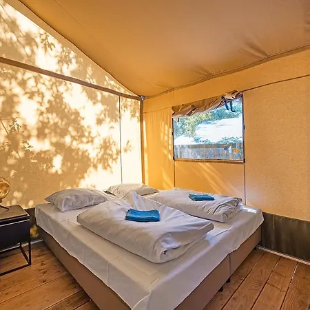 Kamp alanı Easyatent Safari Tents Bijela Uvala *