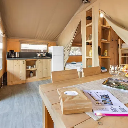 Kamp alanı Easyatent Safari Tents Bijela Uvala *