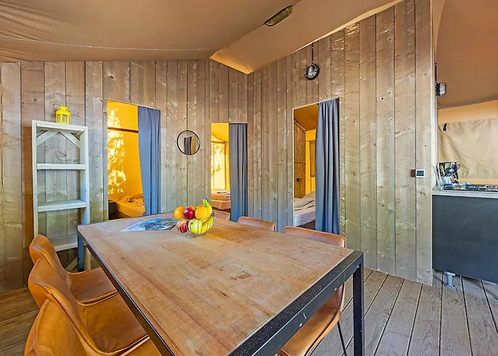 Kamp alanı Easyatent Safari Tents Bijela Uvala *